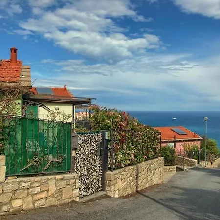 Casa Poggi Con Piscina, Vista Mare, Patio Privato, Ac, Posto Auto E Wi-fi Σπίτι διακοπών *